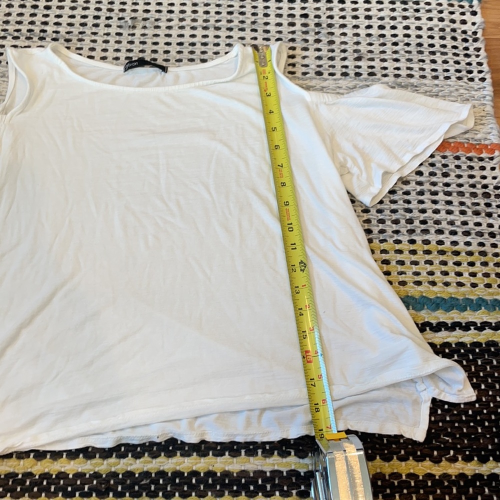 Gibson Tee 🐑 - Picture 3 of 6
